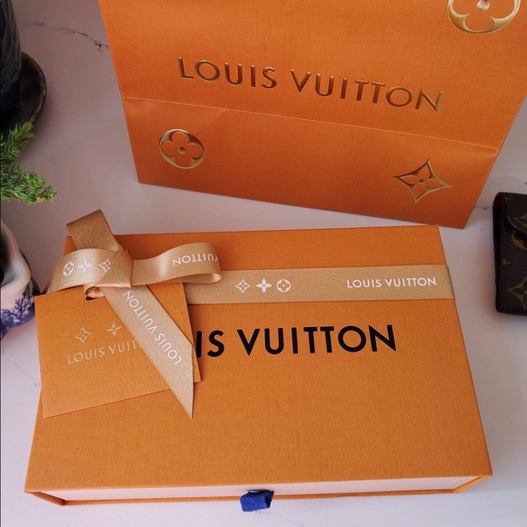 ❌❌ SOLD ❌❌ ORIGINAL. Louis Vuitton. Wallet. Fuschia. - Picture 6 of 11